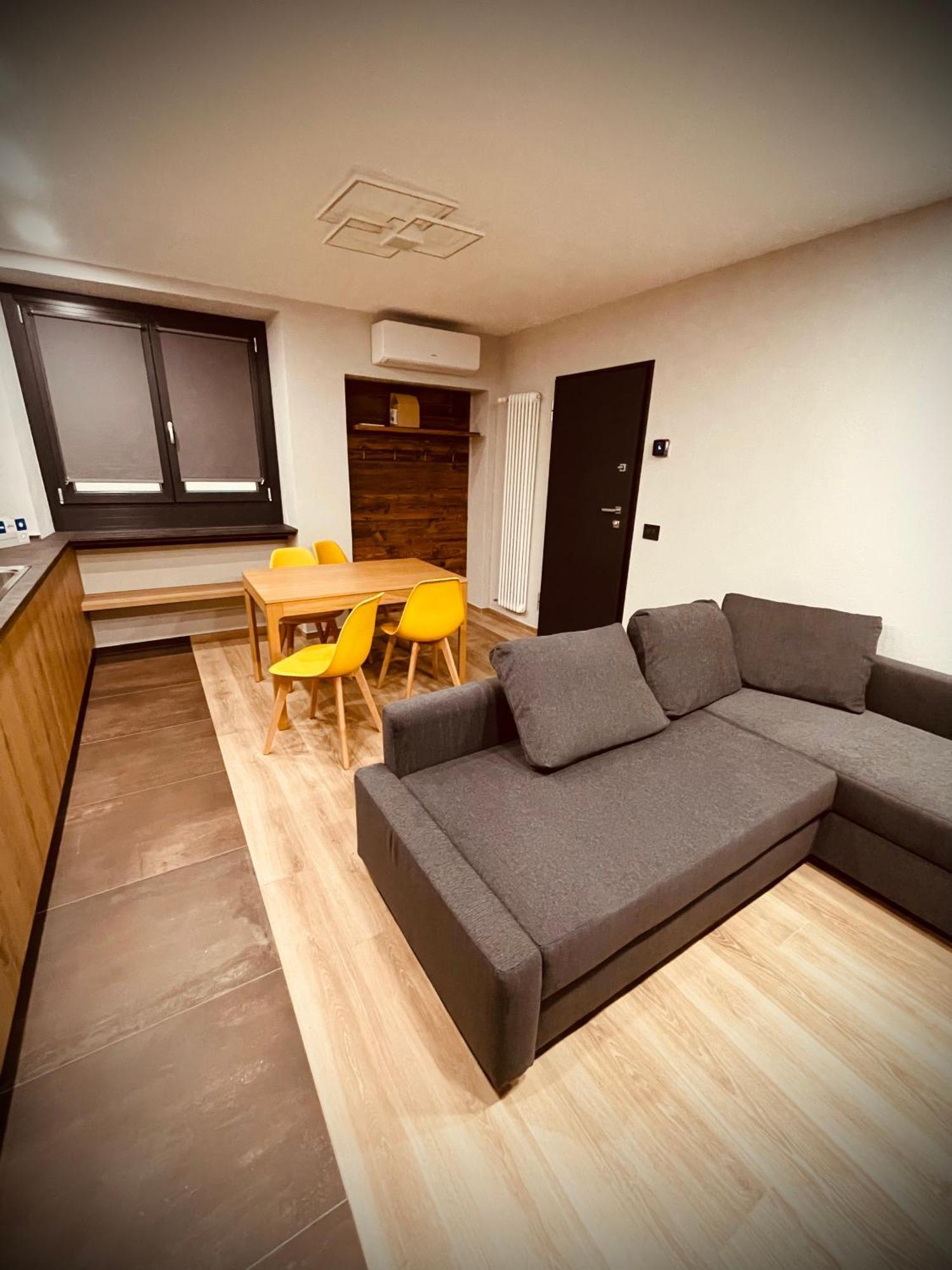 Ferienwohnung Alpine Hut Pont-Saint-Martin Exterior foto